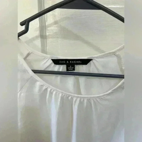 zac & rachel White business casual flowy blouse with button-down sleeves‎ size s - Picture 6 of 9